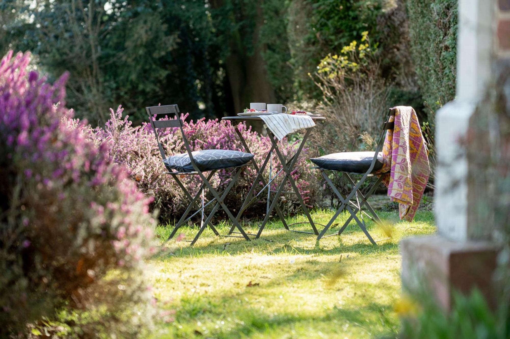 Old Mill Lodge By Huluki Sussex Stays Hurstpierpoint Eksteriør bilde
