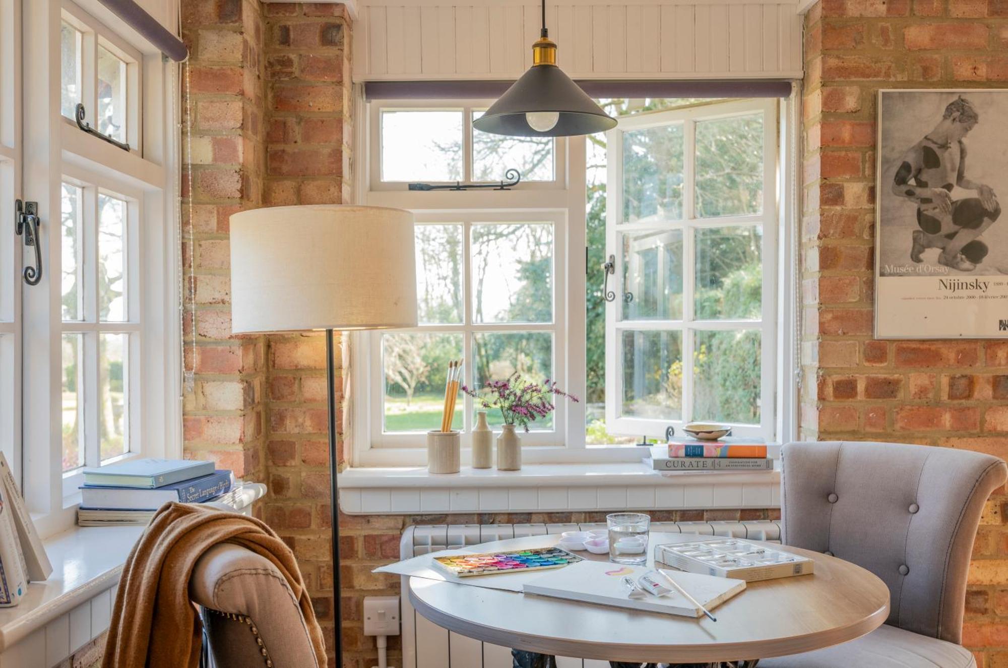 Old Mill Lodge By Huluki Sussex Stays Hurstpierpoint Eksteriør bilde